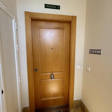 Apartman La Alcazaba 33 *